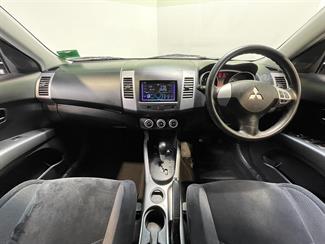 2011 Mitsubishi OUTLANDER - Thumbnail