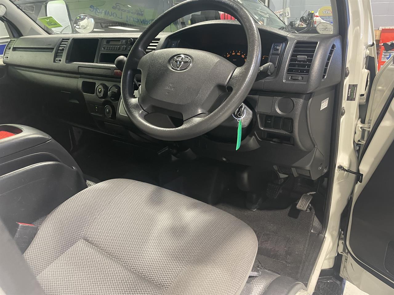2017 Toyota hiace