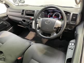 2018 Toyota hiace - Thumbnail
