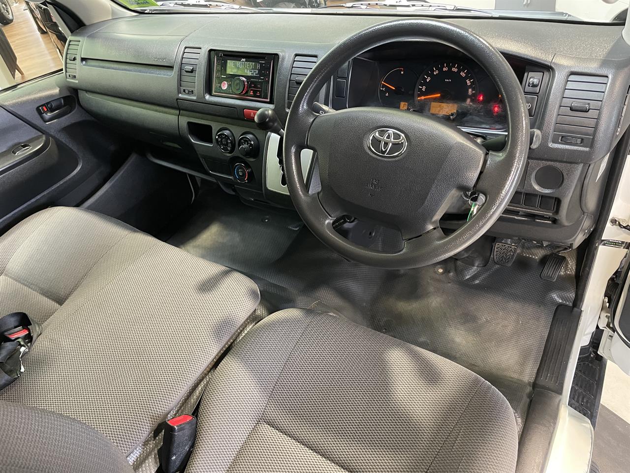 2014 Toyota hiace