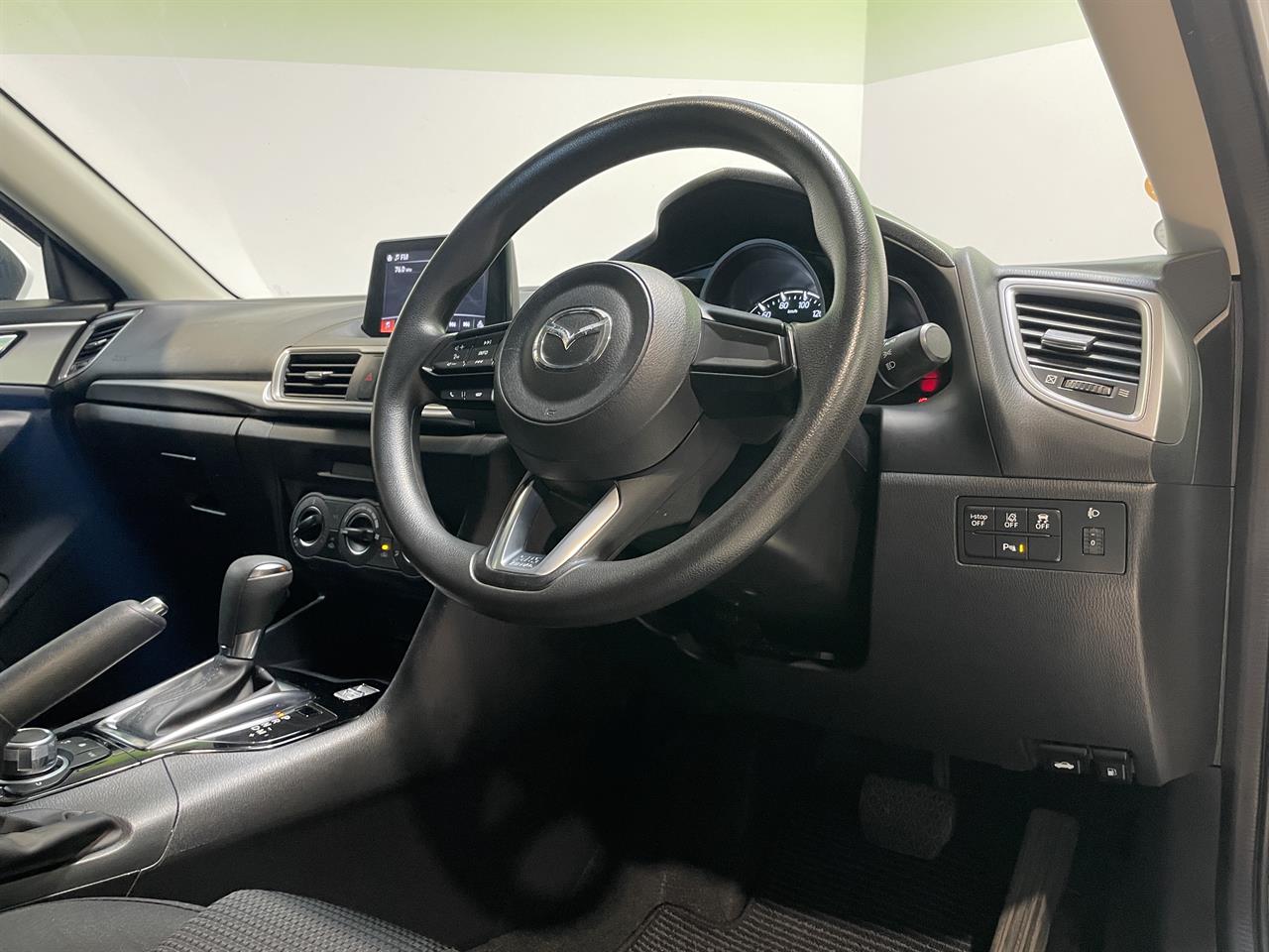 2017 Mazda axela