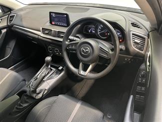 2017 Mazda axela - Thumbnail