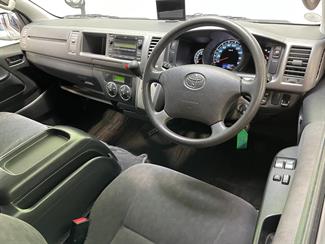 2013 Toyota hiace - Thumbnail
